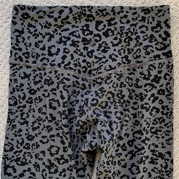 Athleta Elation Ultra High Rise Tight Black Animal Print Leggings buttery soft - Picture 8 of 9